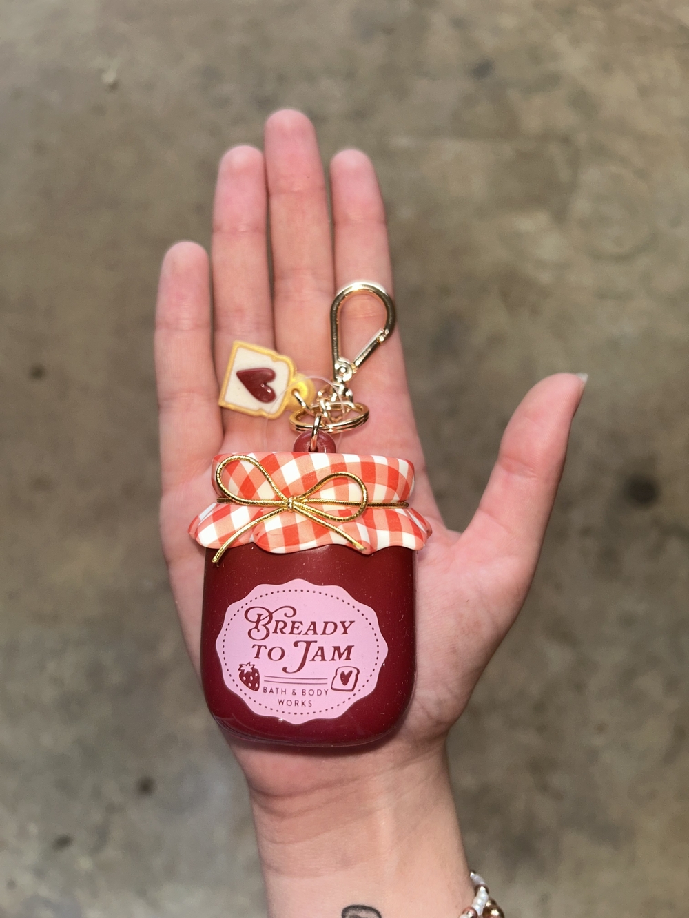 Bath & Body Works Bready to Jam Pocketbac Holder Keychain